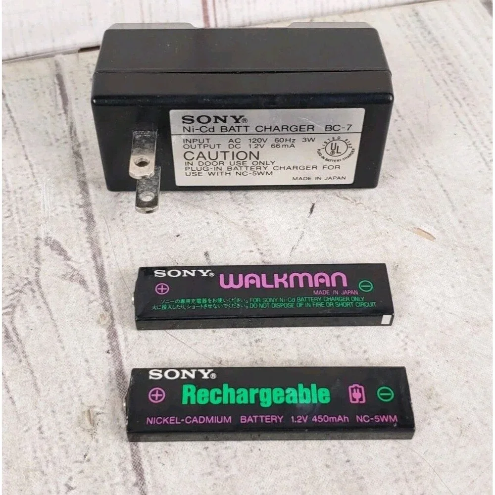 SONY BC-7 Original OEM GumStick Ni-Cd Battery Charger - BATTERIES ARE UNTESTED